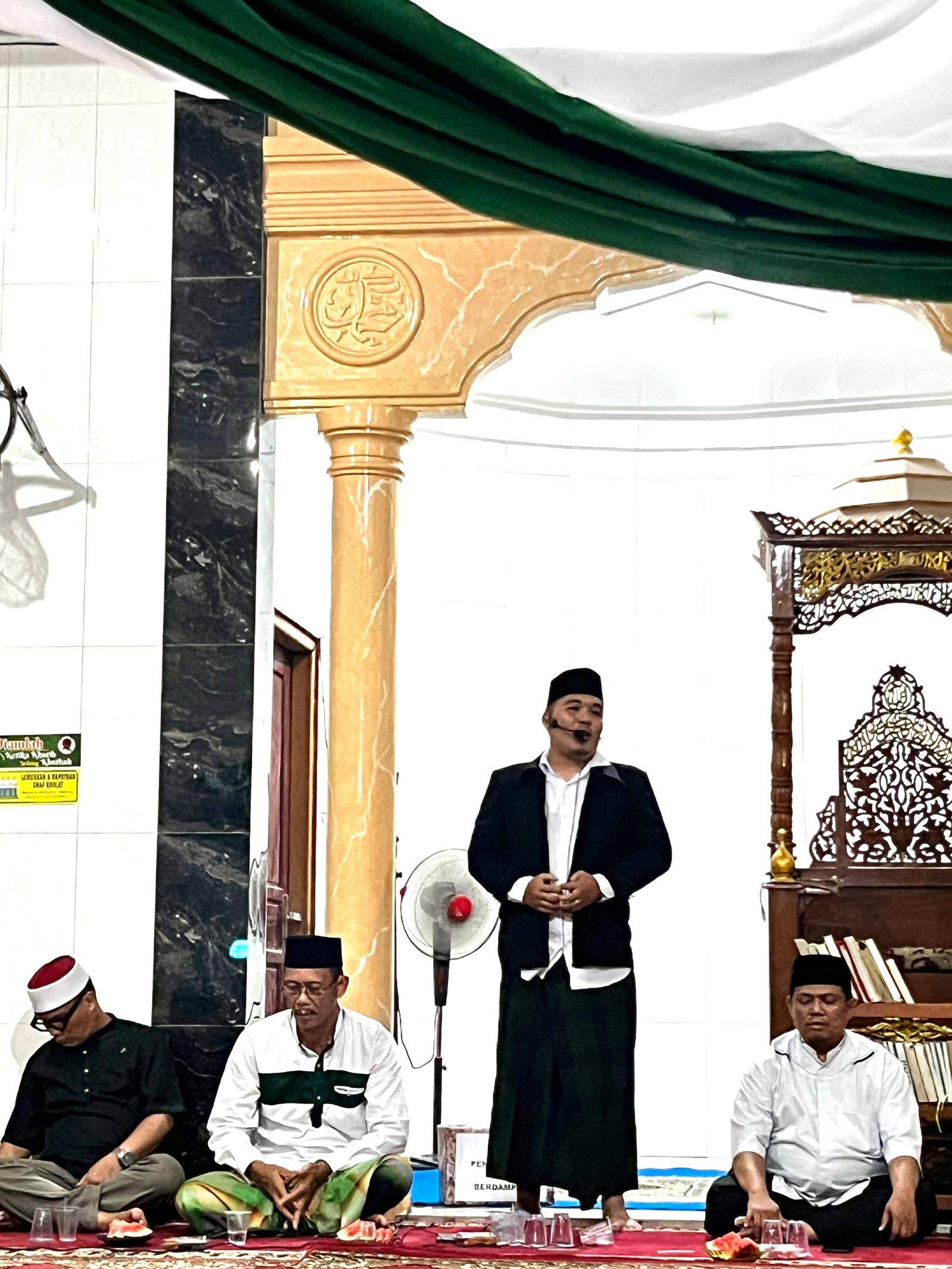 Penghulu KUA Sei Kepayang Beri Tausyiah Ramadan di Masjid Al Hidayah Desa Perbangunan