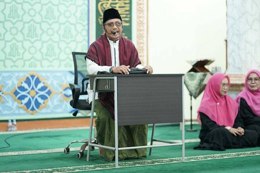 Sinergi Spiritual: Ka. KUA Kuindra Pimpin Salat Tasbih dan Tausiyah di Pesantren Kilat TP PKK Inhil