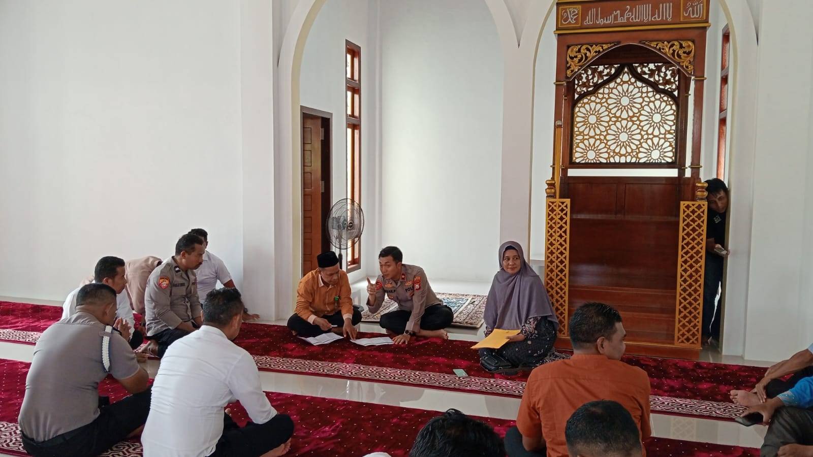 Kepala KUA Kecamatan Bacan Bersama Kasi Bimas Islam Tinjau Kelayakan Mushalla untuk Alih Status Menjadi Masjid
