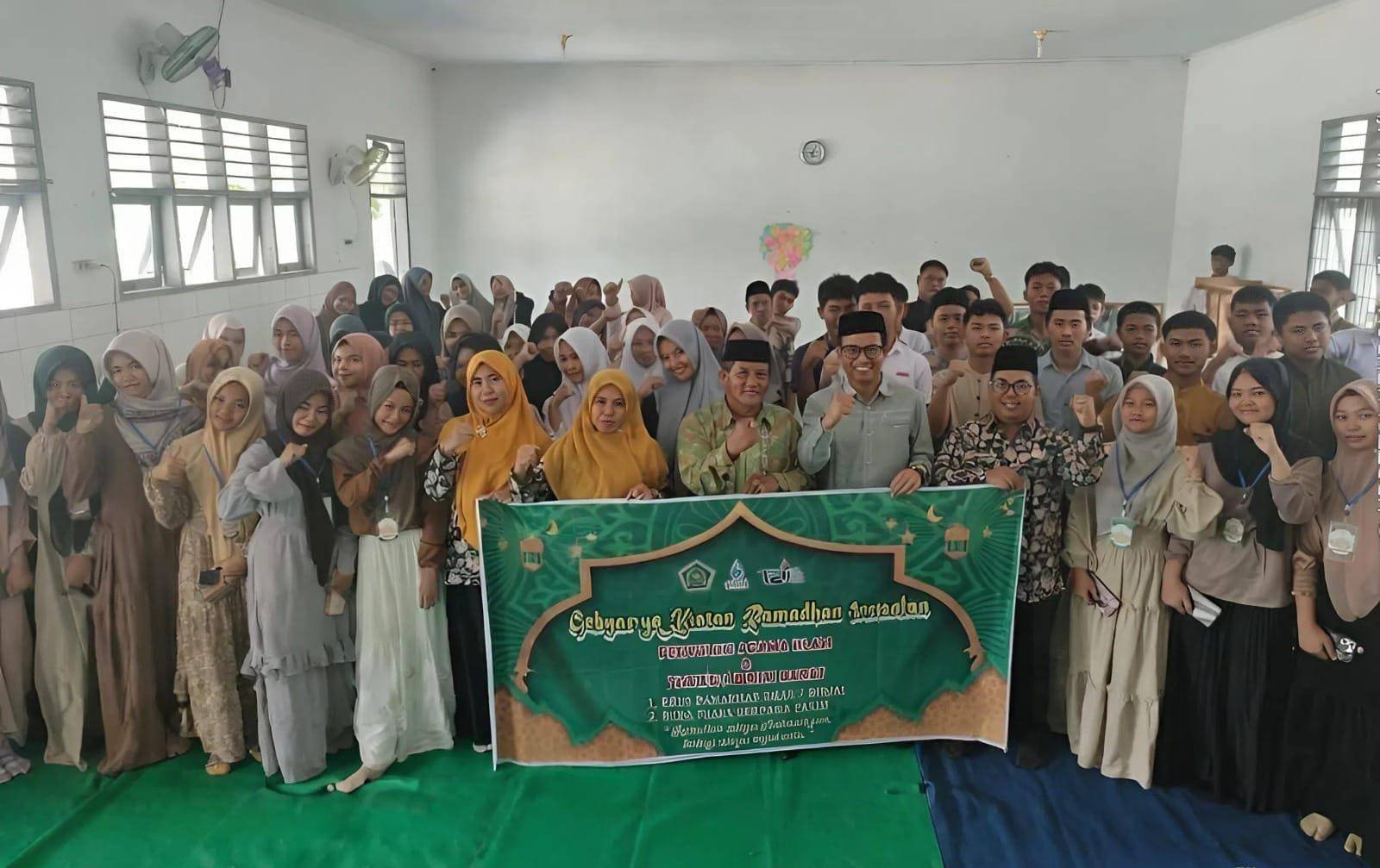 KUA Binjai Barat Gelar Gebyar Ramadhan di SMAN 7 Binjai