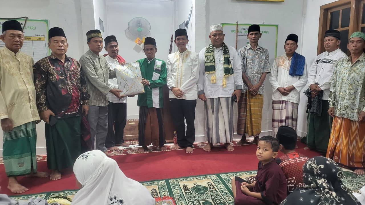 Hujan Lebat dan Pemadaman Lampu Mewarnai Safari Ramadhan KUA Penukal Utara 