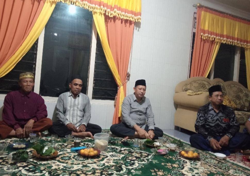 Ramadhan Mengikat Ukhuwah: KUA Way Bungur Gelar Pengajian dan Buka Bersama
