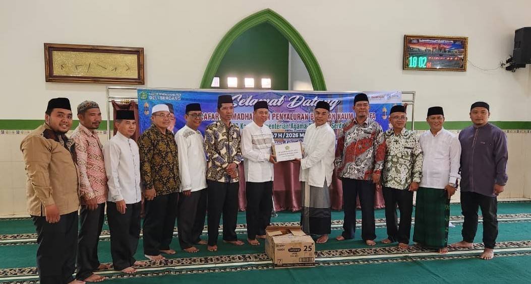 KUA STM Hilir & Tim Safari Ramadan Kemenag Deli Serdang Salurkan Bantuan kepada BKM dan Kaum Dhuafa