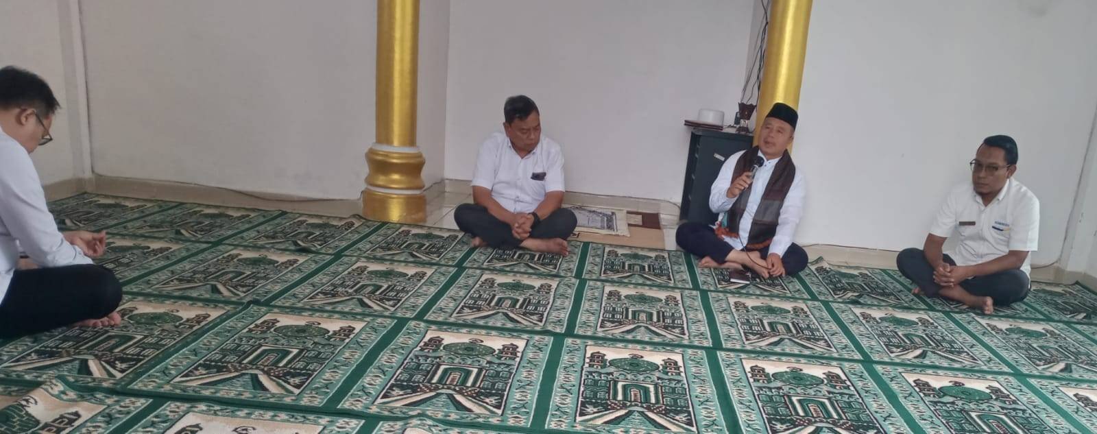 Ketua Cabang PC APRI Karo Berikan Karom di Kantor Pajak Pratama Kabanjahe