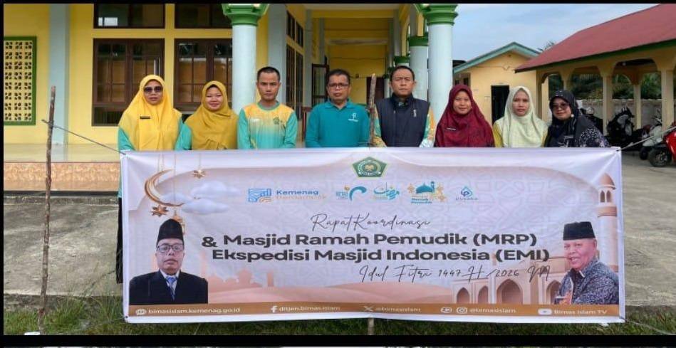 Perkuat Sinergi dan Kebersihan, KUA Logas Tanah Darat Gelar Gotong Royong di Dua Titik Utama