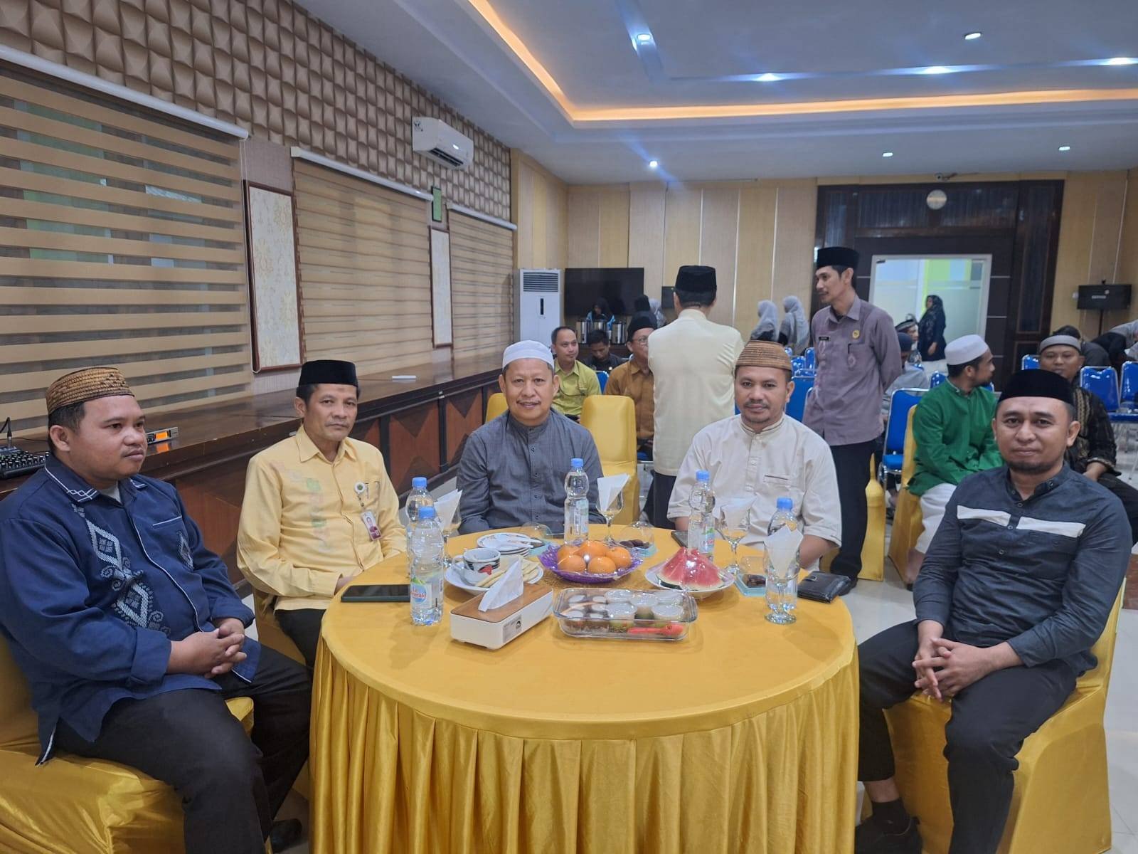 Tebar Harapan Ramadhan (THR): Ketua APRI Provinsi Gorontalo dan Kepala Kua Kec.Kota Tengah Hadiri Kick Off Penyaluran Zakat