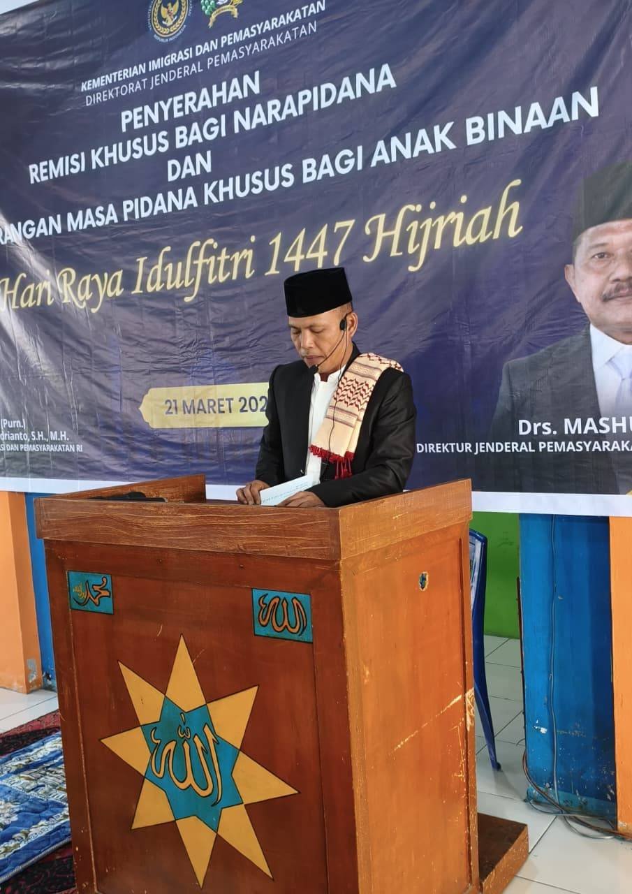 Sampaikan Khutbah Idul Fitri, Kepala KUA Doloksanggul Ingatkan Ramadhan Warisan Kehidupan