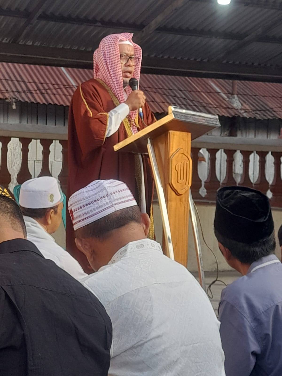 Kepala KUA Kisaran Timur Sampaikan Khutbah Idul Fitri di Masjid Al-Ikhlas Kel Kisaran Naga