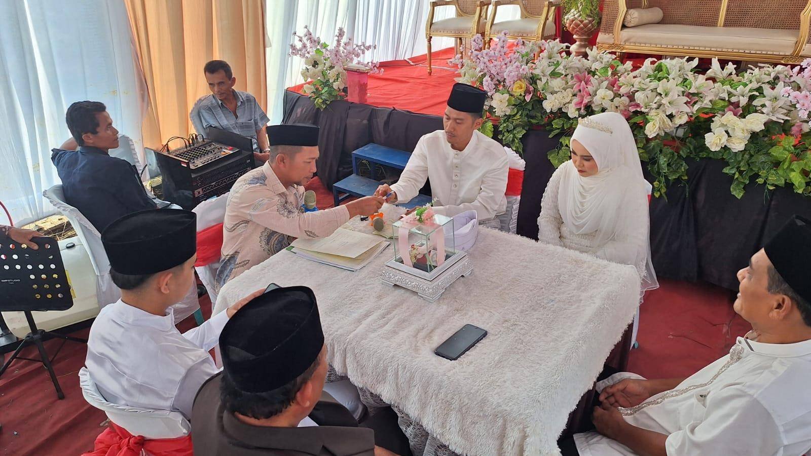 Pelayanan Tetap Optimal, KUA Tenayan Raya Layani 14 Peristiwa Nikah Pasca Idul Fitri di Masa WFH/WFO
