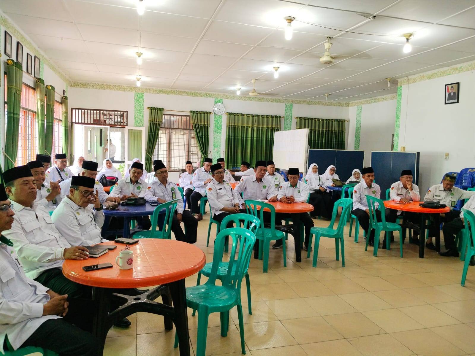Perkuat Sinergi Layanan Umat, Ka. KUA Bosar Maligas Hadiri Rapat di Kemenag Simalungun