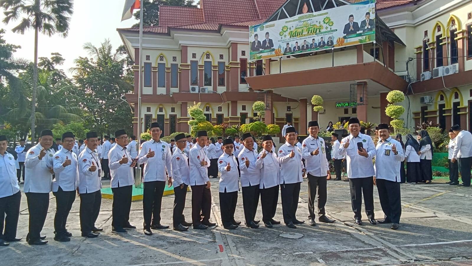 Penghulu Ikuti Apel Sekaligus Halal Bi Halal Di Kemenag Kota Pekanbaru.