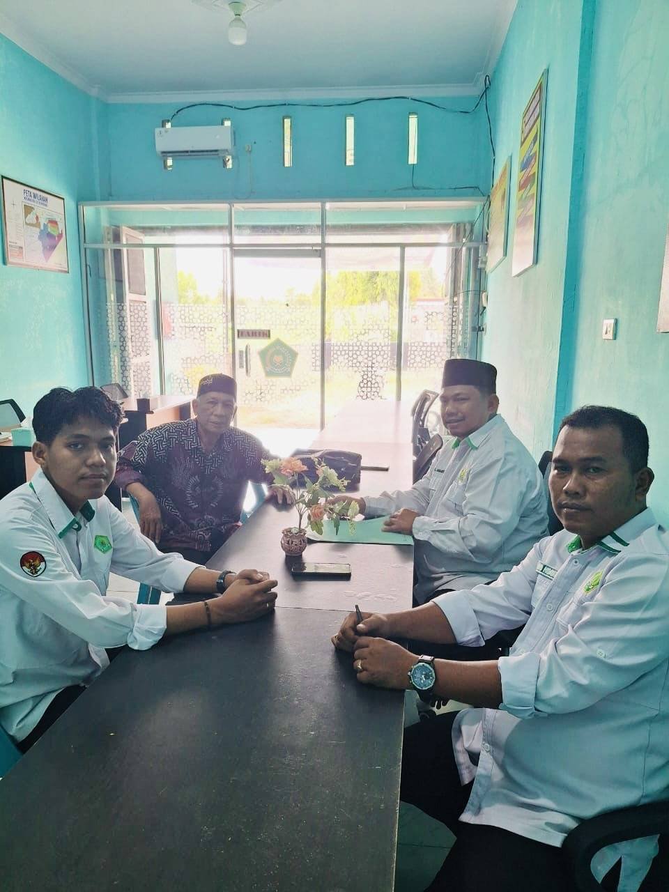 Ketua MUI Sei Kepayang Sambangi KUA, Bahas Pengurusan Organisasi Sekaligus Silaturahmi