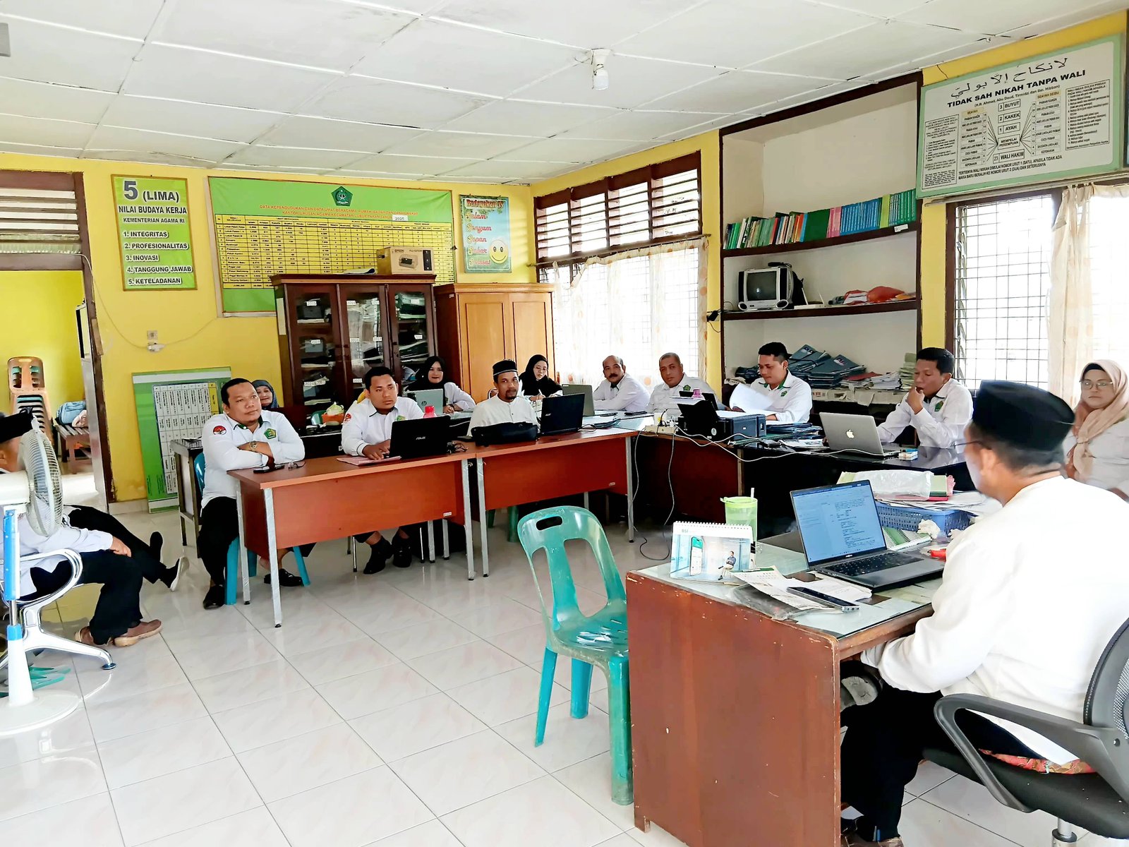 KUA Lubuk Pakam Gelar Rapat Menindak lanjuti SE MENPAN RB NO. 03 Tahun 2026