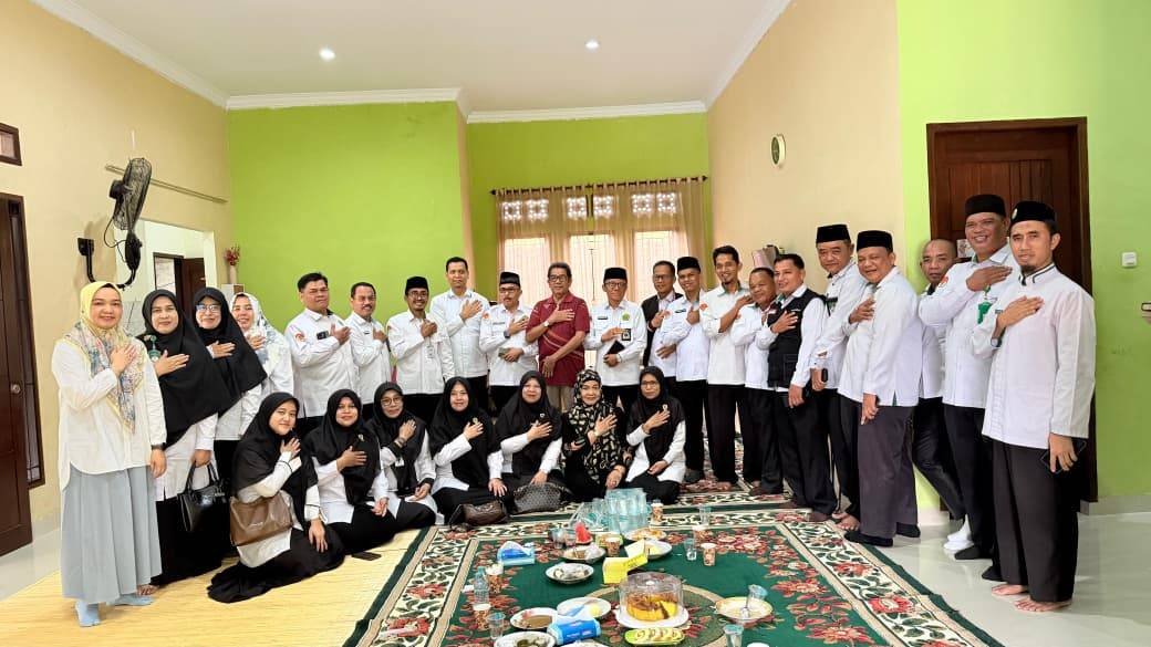 Keluarga Besar KUA Binawidya Gelar Halalbihalal, Rajut Silaturahmi dan Kebersamaan