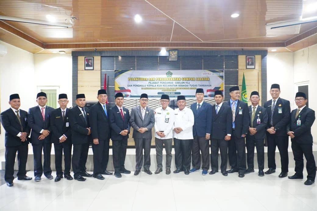 11 Kepala KUA Kota Pekanbaru Dilantik Oleh Ka. Kanwil Kemenag Provinsi Riau 