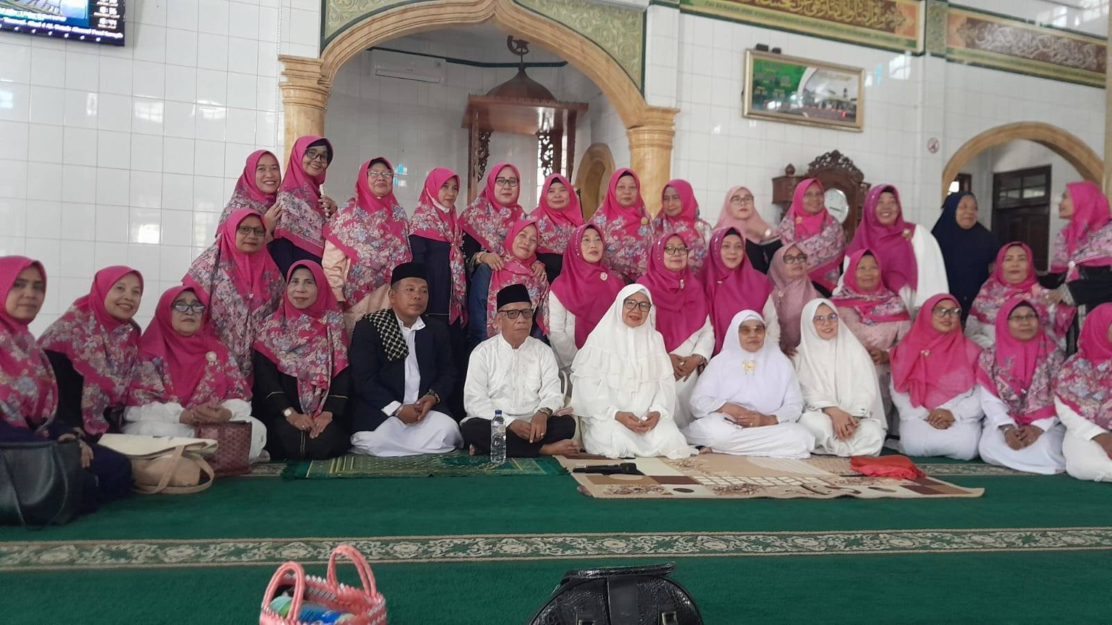 Perkuat Bekal Spiritual, ASN KUA Sidikalang Gelar Tepung Tawar Jamaah Haji