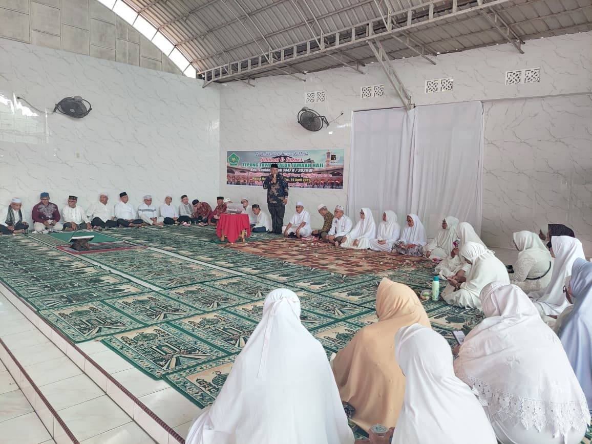 Ka. KUA Tapian Dolok Hadiri Tepung Tawar Calon Jamaah Haji 1447 H/2026 M, Sampaikan Doa dan Imbauan Ketenangan