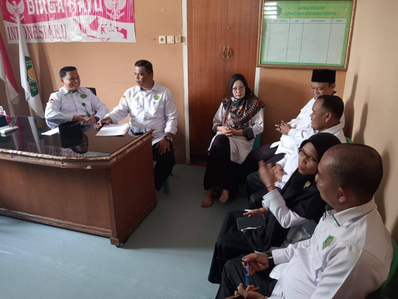 KUA Binawidya Gelar Rapat Bulanan, Tegaskan Pentingnya4 Soliditas Tim dalam Mewujudkan Pelayanan Prima