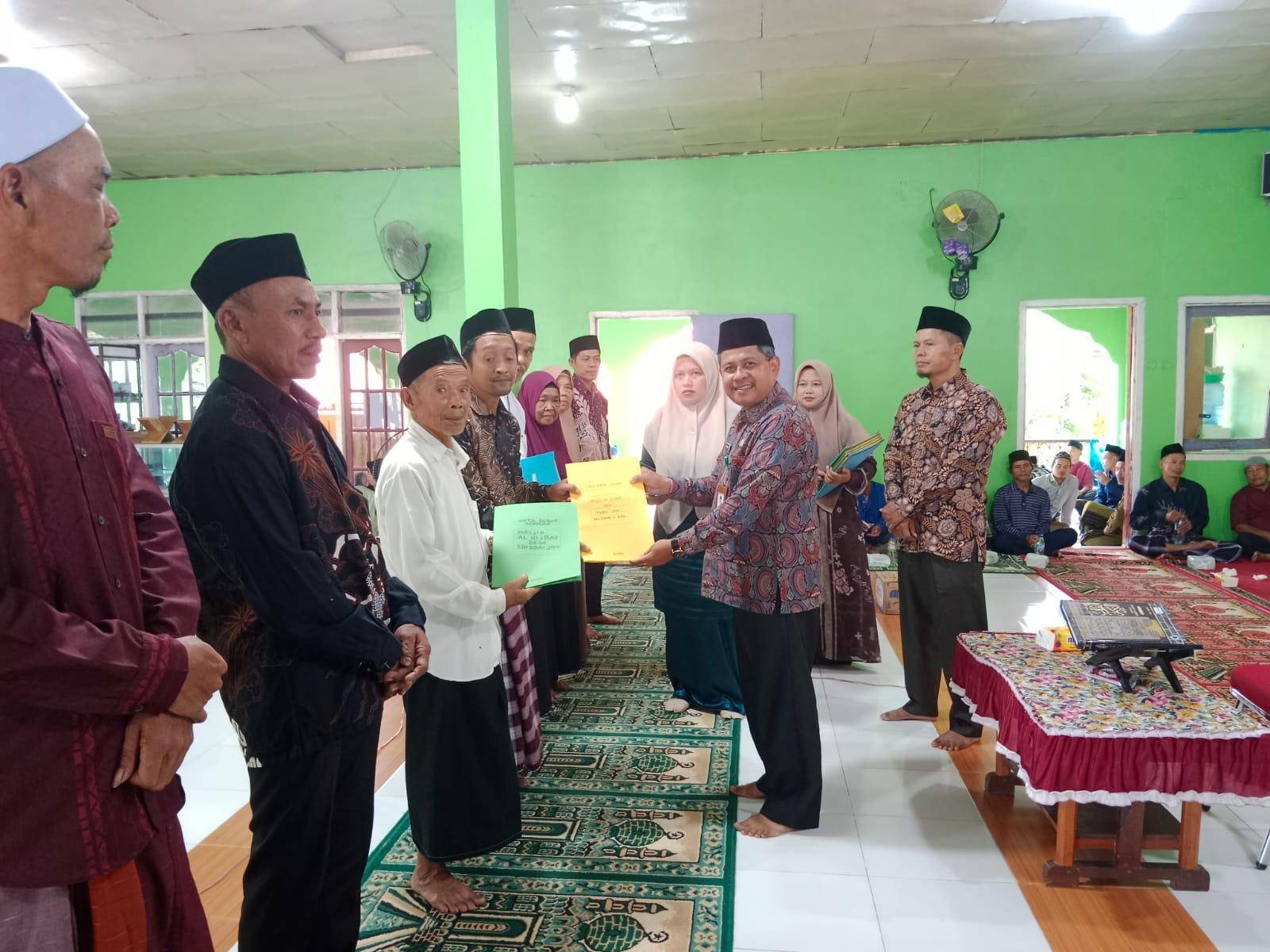 KUA Rokan IV Koto Terbitkan 8 AIW dan Sertifikat Kalibrasi Arah Kiblat, Perkuat Legalitas Tanah Wakaf