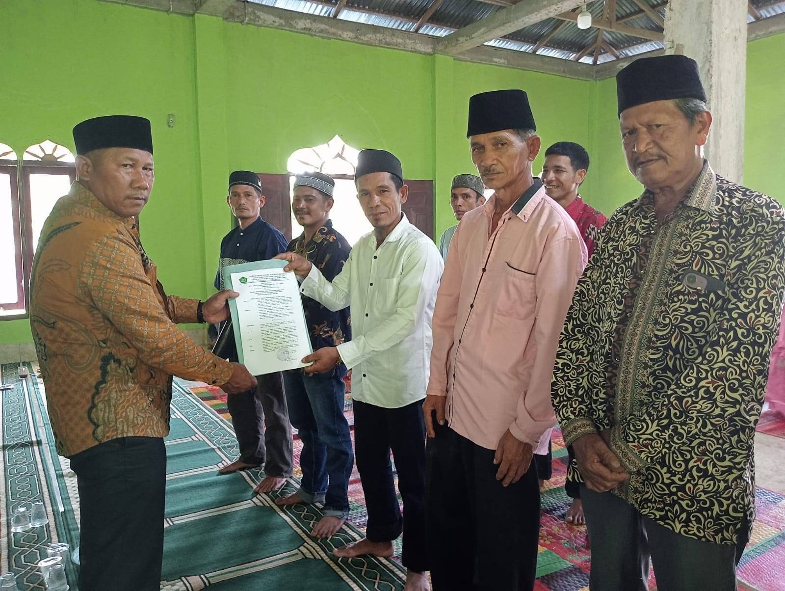 Lantik Pengurus BKM Al Kautsar, Ka KUA Siempat Nempu: Selamat Bekerja untuk Umat!