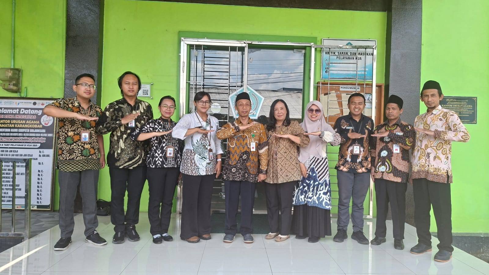 Kukuhkan Harmoni Umat, KUA Karangkobar Gelar Dialog Lintas Agama dan EWS