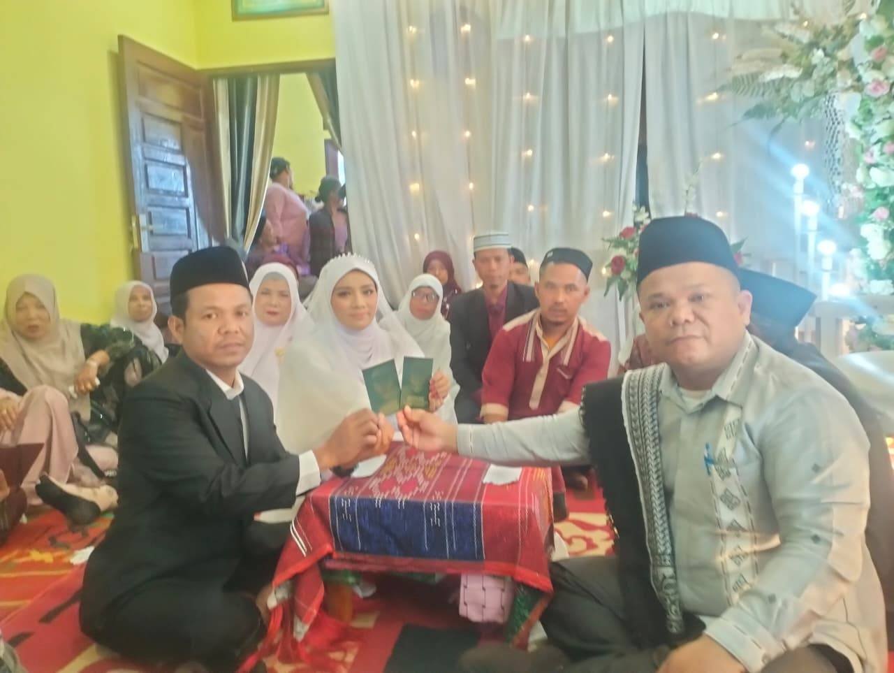 Pimpin Akad Nikah, Ka KUA Habinsaran Sampaikan Pentingnya Sah dan Tercatat Awal Fondasi Bangun Keluarga