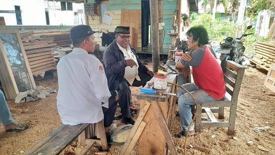 Pelayanan Jemput Bola KUA, Kepala KUA dan Staf Datangi Rumah Wali Nikah di Desa Senggoro