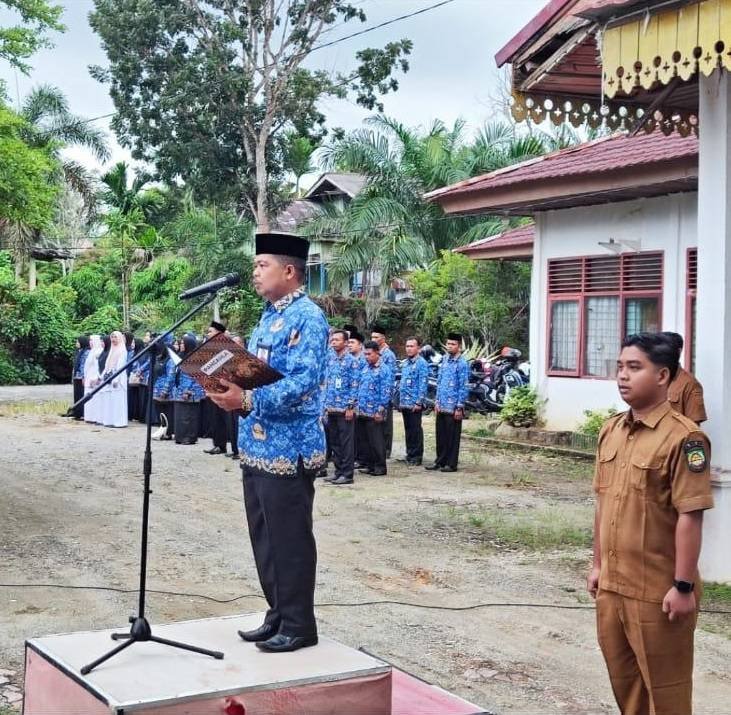 Ka. KUA Rambah Jadi Pembina Upacara HKN, Tekankan Pentingnya Pencatatan Nikah dan Layanan Kependudukan