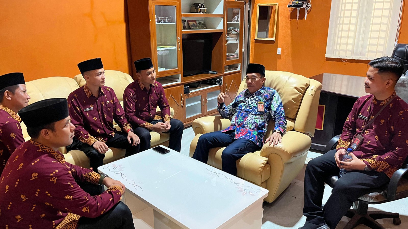 Koordinasi Singkat Penuh Makna: KUA Tuhemberua Siap Tingkatkan Pelayanan Publik