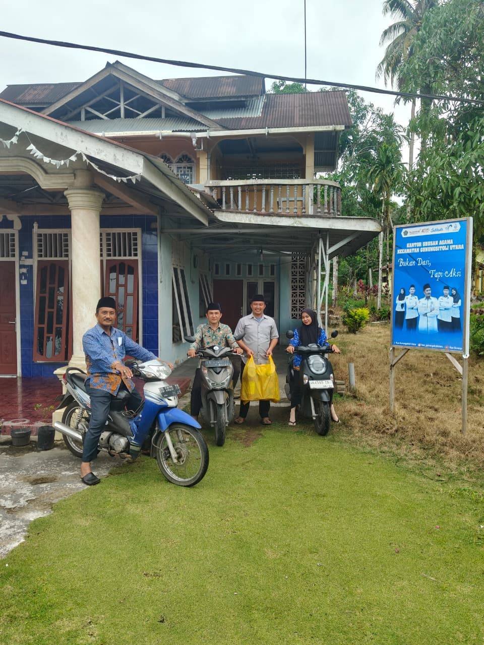 KUA Gunungsitoli Utara Gerak Cepat, Program Celengan Amal Langsung Diantar ke Donatur