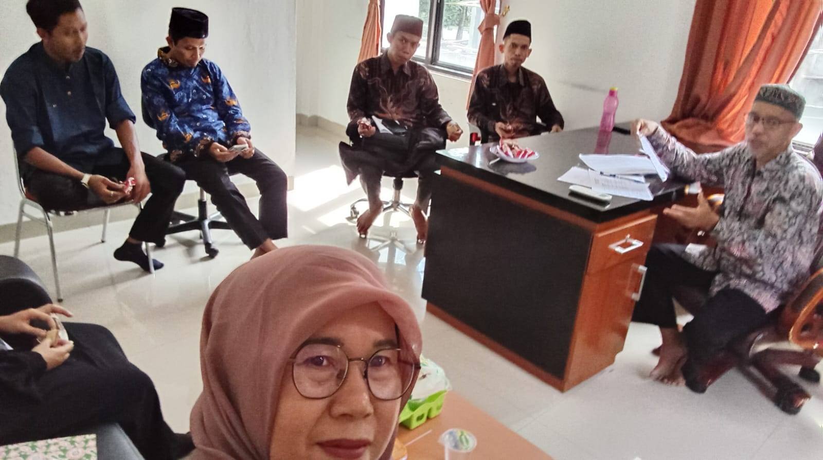 Tingkatkan Etos Kerja Pegawai, KUA Pekanbaru Kota Gelar Rapat Internal