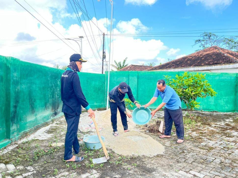 KUA Metro Kibang Gelar Gerakan GEMAH ASRI