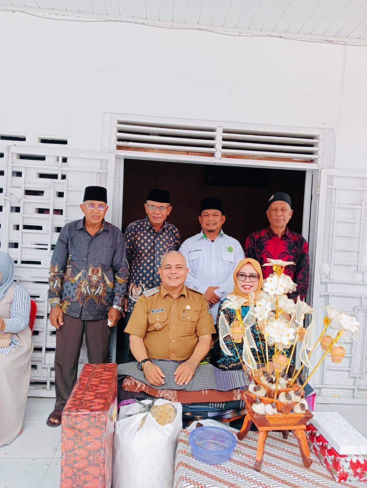 Momen Haru di Kantor Camat Sei Kepayang, Ka KUA Hadiri Acara Silaturahmi dan Purnabakti Camat