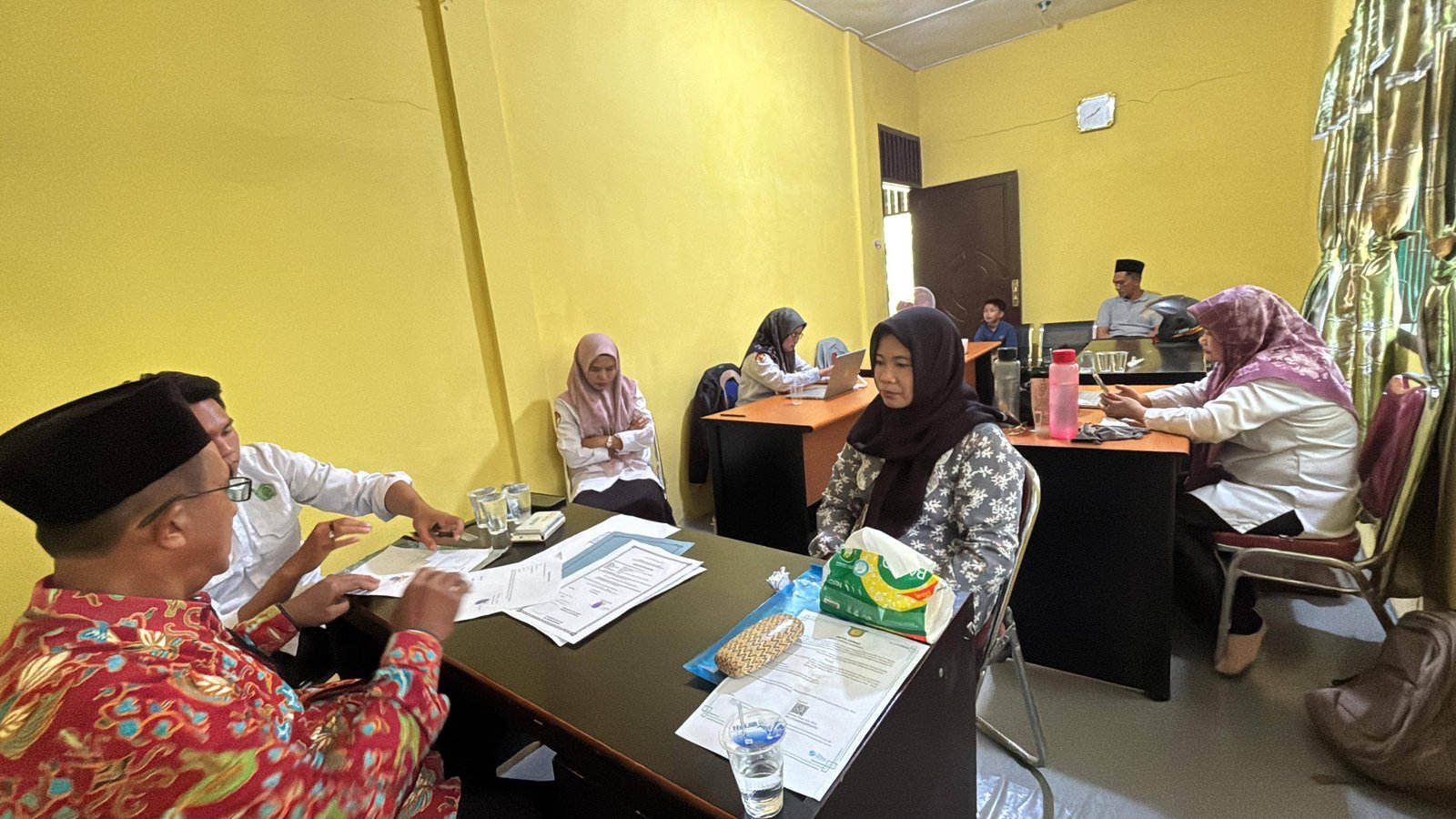 Wujud Sinergitas Pelayanan, KUA Mandrehe dan Lolofitu Moi Laksanakan Prosesi Mualaf