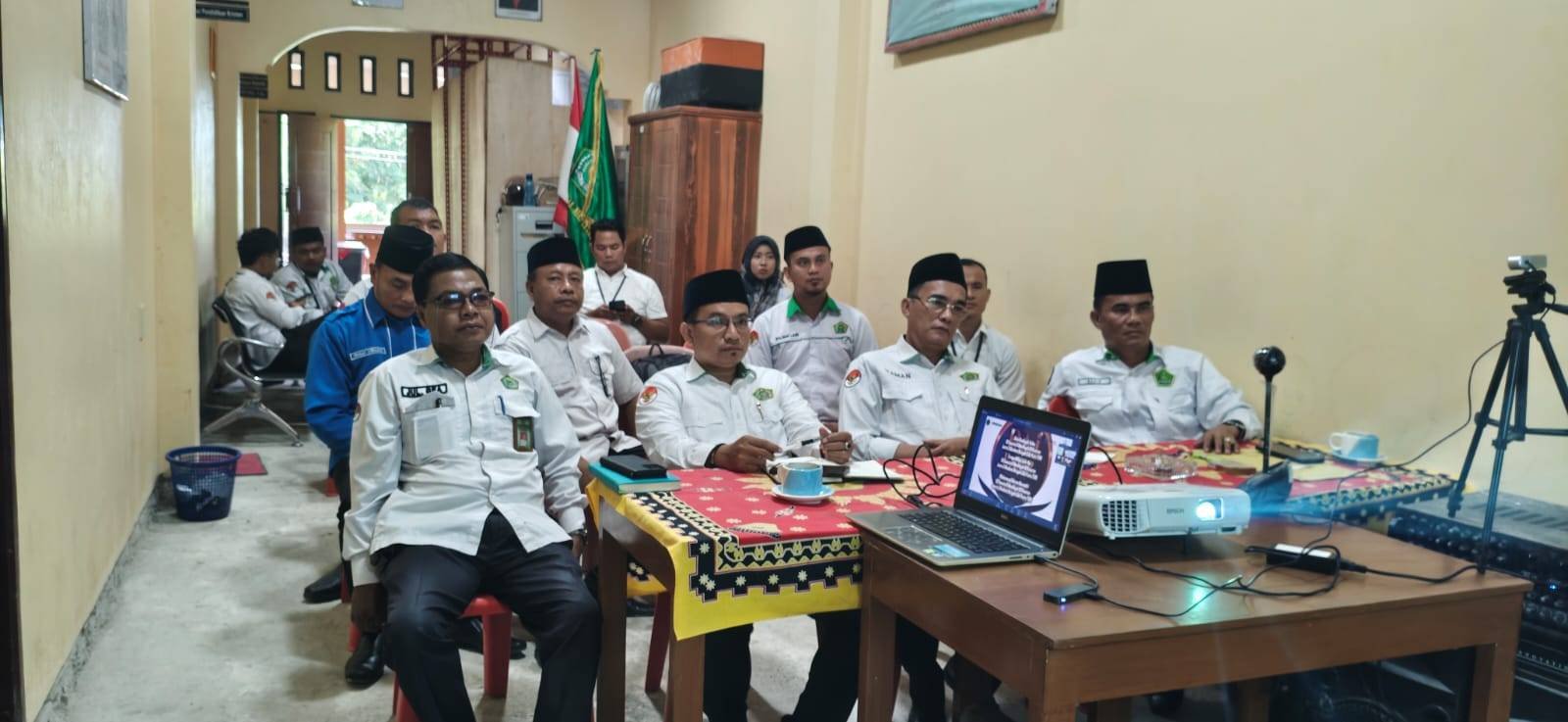 Ka. KUA Lahewa Timur Ikuti Raker Virtual, Fokus pada Inovasi Layanan Keagamaan