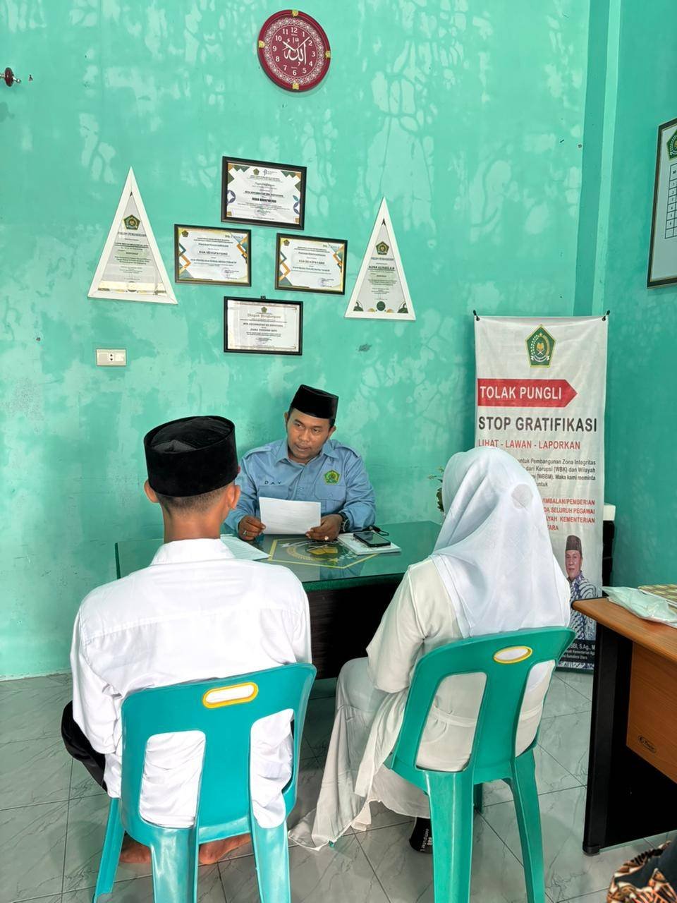Menuju Keluarga Sakinah, Penghulu KUA Sei Kepayang Berikan Bimwin kepada Calon Pengantin