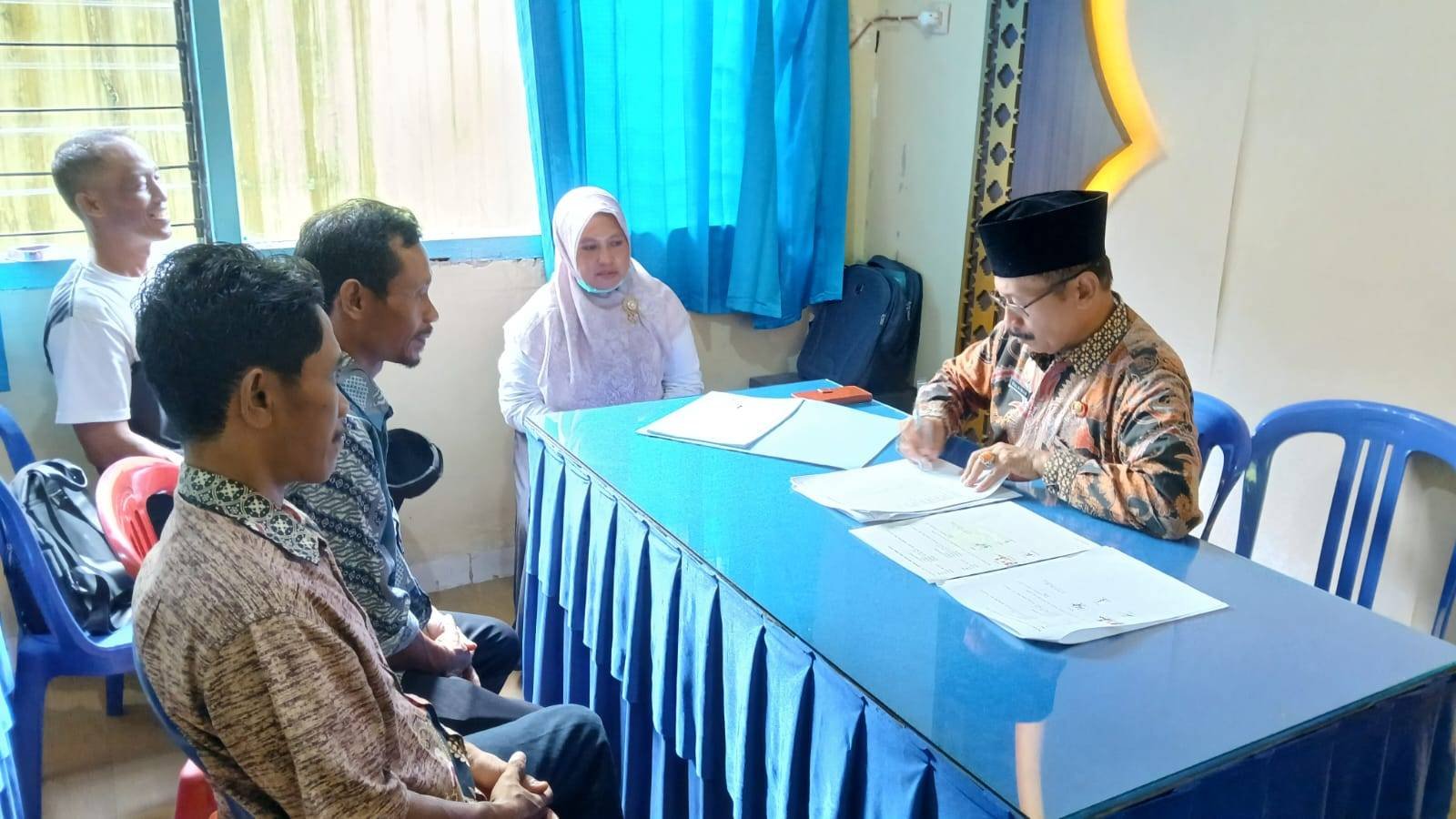 Kepala KUA Gadingrejo Pimpin Ikrar Wakaf TPA Baitul Huda