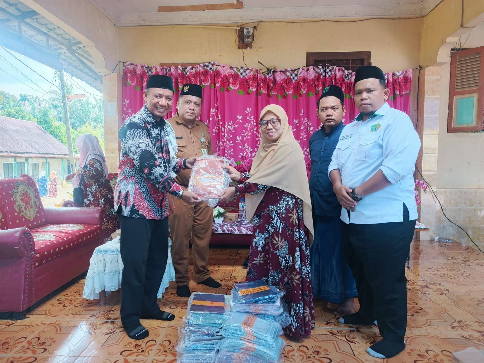 KUA Salapian Sampaikan Penguatan Keluarga Untuk Wujudkan Generasi Emas 