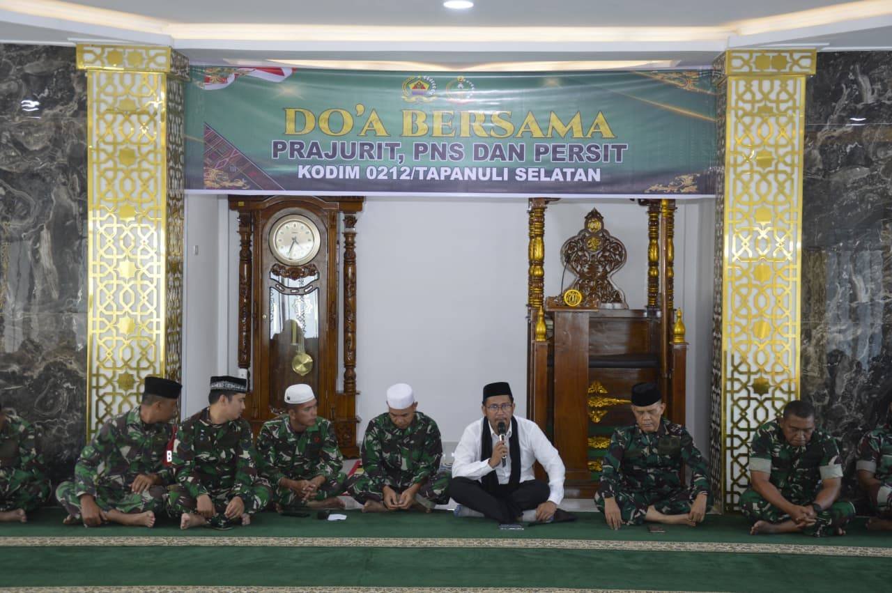 Tingkatkan Kualitas Iman dan Taqwa, KUA Padangsidimpuan Utara Hadir dalam Doa Bersama dan Tausiyah di Kodim 0212/TS