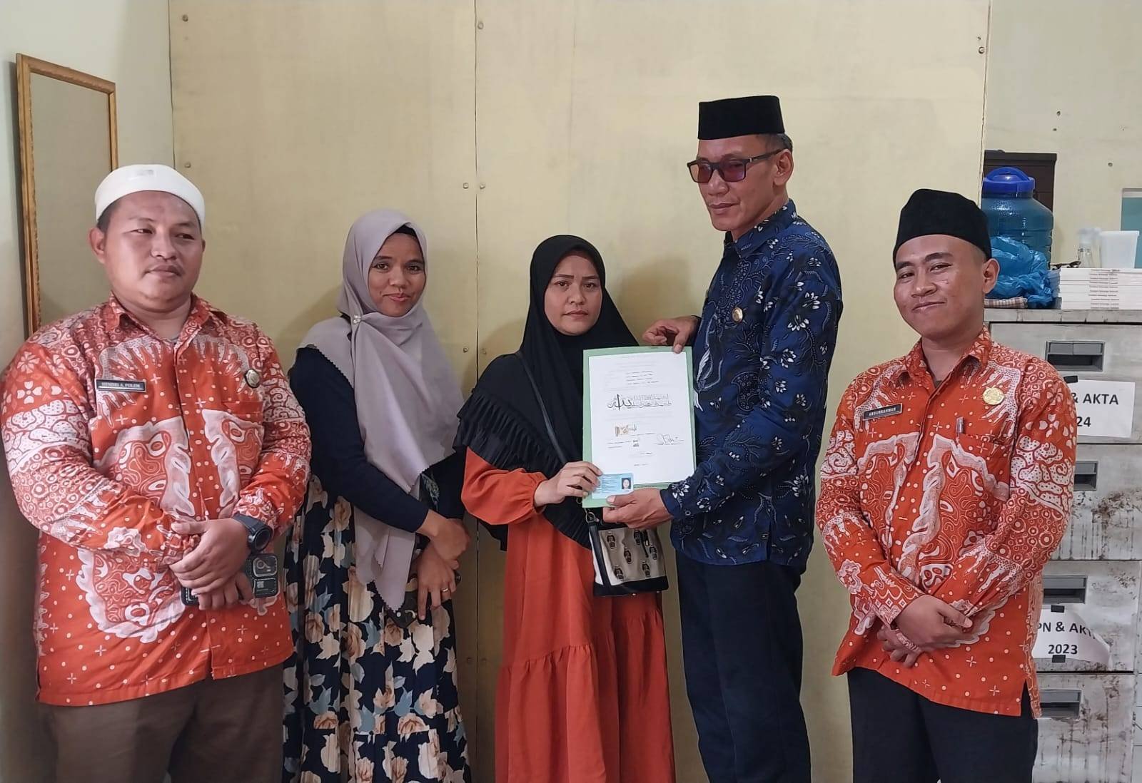 KUA Bandar Pasir Mandoge Dampingi Ikrar Syahadat Warga Desa Huta Padang