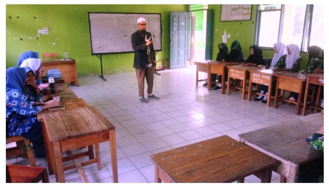 The Most KUA, Penghulu KUA Bantimurung Aktif Edukasi Remaja tentang Kesiapan Masa Depan.