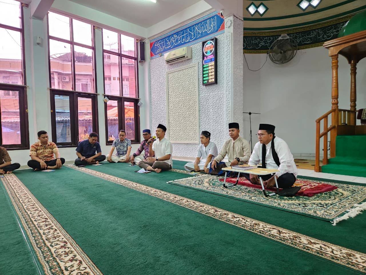 Kepala KUA Padangsidimpuan Utara Isi Kajian Jum'at di Masjid Al-Ikhwan, Tekankan Pentingnya Sinergi Umat