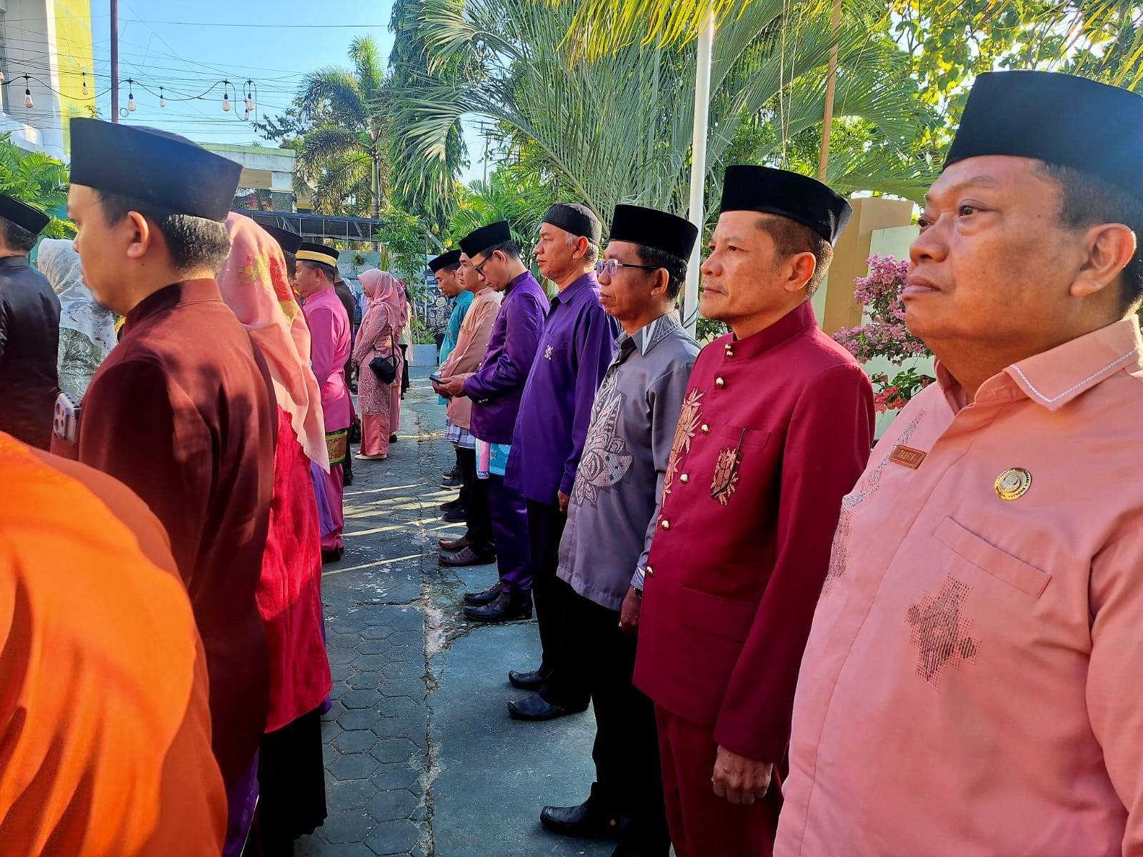 Hadiri Apel Hardiknas 2026, Kepala KUA Kota Tengah H. Marton Abdurrahman Siap Dukung Program "Deep Learning" di Lingkungan Kemenag