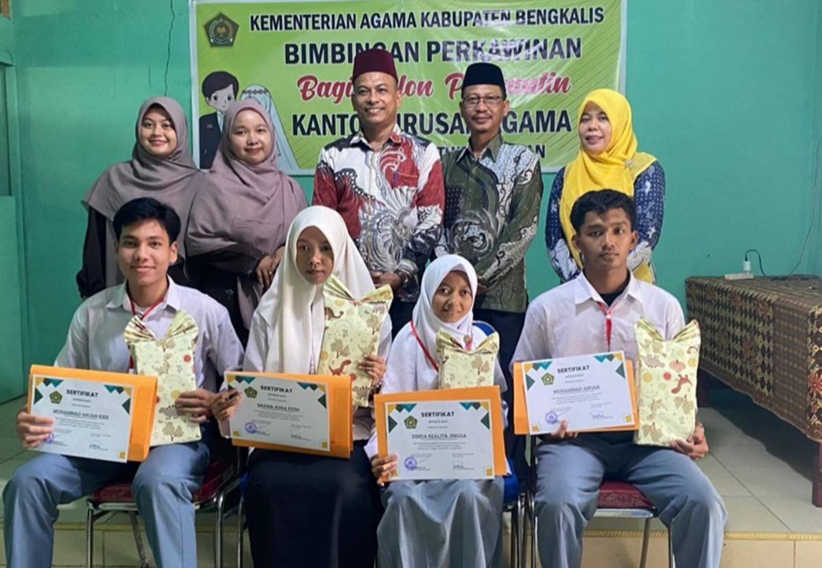 Kepala KUA Kec. Bathin Solapan Lepas Siswa Magang MA Darul Ulum