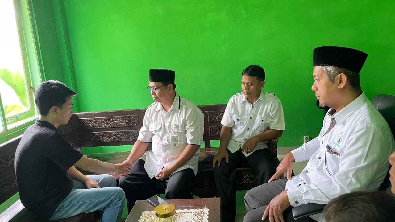 Perjalanan Spiritual Fendy Gunawan Berakhir di Islam, KUA Susukan Beri Pendampingan Penuh