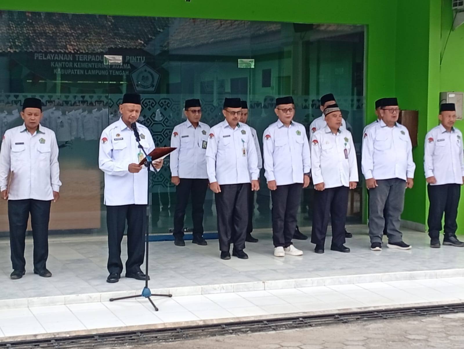 PC APRI Lampung Tengah Jadi Petugas Upacara Hardiknas di Kemenag Lampung Tengah