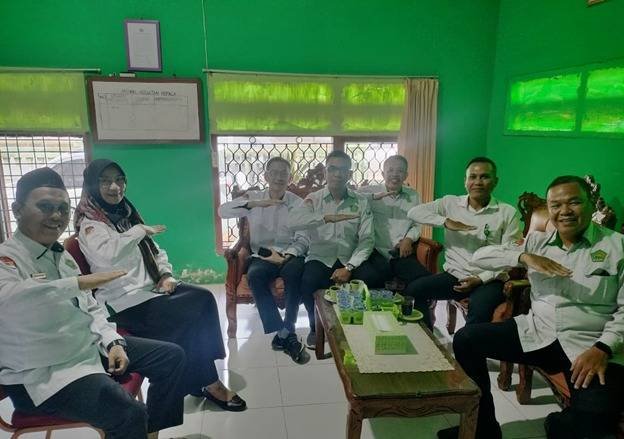 KUA BUMI WARAS TERIMA KUNJUNGAN PENYULUH LINTAS AGAMA