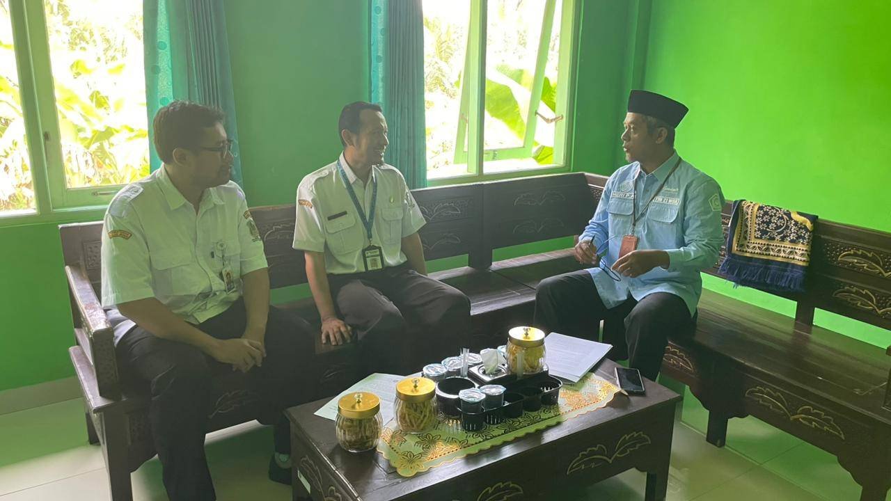 KUA Susukan Jadi Titik Awal Sosialisasi, Dindukcapil Turun Langsung Gelar Sosialisasi dan Praktik Langsung Layanan Adminduk