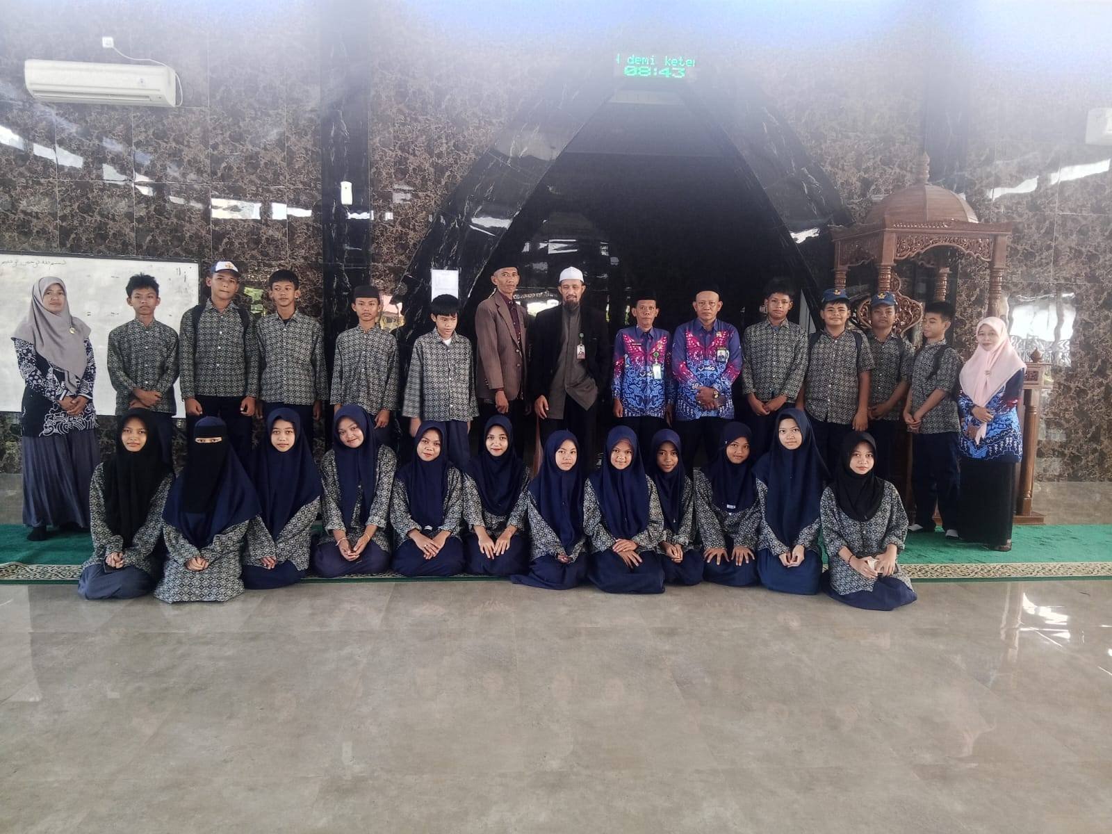 The Most KUA, Penghulu dan Penyuluh KUA Bantimurung Perkuat Karakter Remaja MA Firdaus melalui Bimbingan