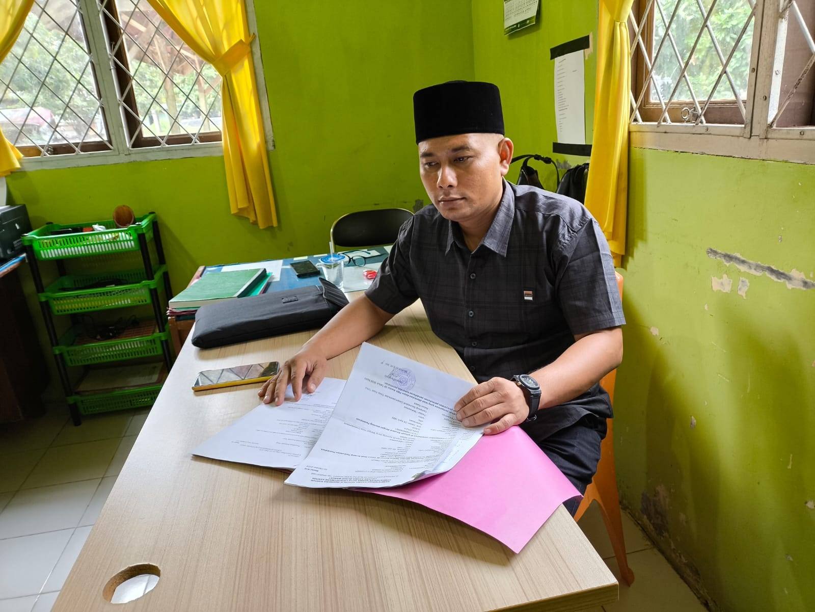 Tertib ADM Penghulu Laksanakan Pemeriksaan Berkas Permohonan Kehendak Nikah